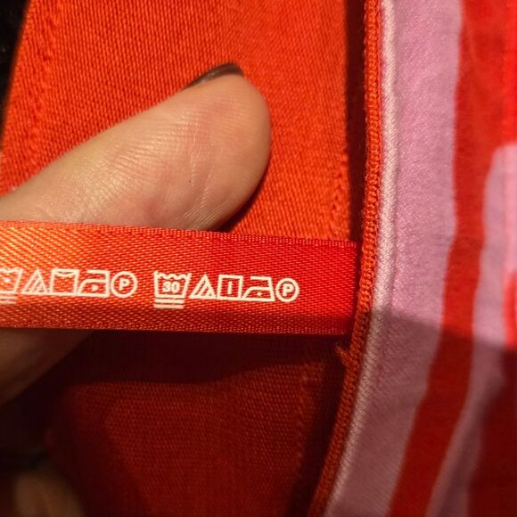 Spanx On The Go 4" Stylish Pink and Red Patterned Women's Shorts, Size S Petite. - Picture 3 of 7